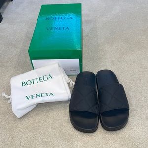 Bottega Veneta black Matt Rubber slider